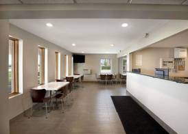 Super 8 by Wyndham Tuscola 2