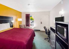 Magnuson Hotel Bradenton 4