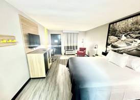 Super 8 by Wyndham Manchester TN 3