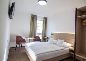 Hotel Avion 4