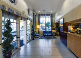 Ramada by Wyndham Costa Mesa/Newport Beach 3