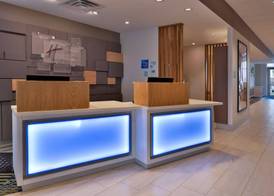 Holiday Inn Express & Suites MARSHALLTOWN by IHG 4