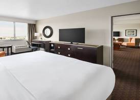 Crowne Plaza PHOENIX AIRPORT - PHX by IHG 2