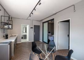Inn & Out Plus Rosebank 3