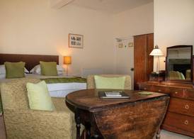 Rollestone Manor B&B and Restaurant 4