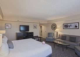 Crowne Plaza Suites MSP AIRPORT - MALL OF AMERICA by IHG 3