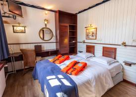 Boat Hotel De Barge 3