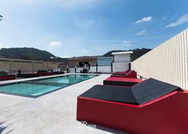 Hotel Baya Phuket - Rooftop Pool, Next to Food Market & Steps to Beach 2