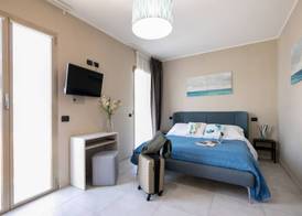 Noah Beach Hotel 4