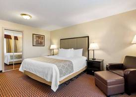 Best Western Of Olds 5