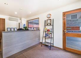 AAt 28 Goldsmith Motel 2