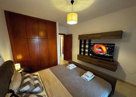 Skiathos Center Stylish 2 Bd w Balcony 4