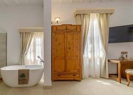 Seranova Luxury Hotel - Adults Only 5