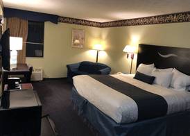 Days Inn & Suites by Wyndham Youngstown / Girard Ohio 4