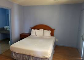 Aqua Breeze Inn 3