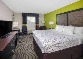 La Quinta Inn by Wyndham Calhoun South I-75 4