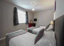Shanklin Beach Hotel 5