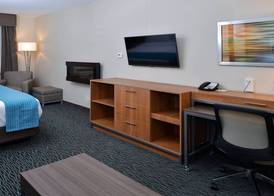 Holiday Inn & Suites EDMONTON ARPT - CONFERENCE CTR by IHG 5