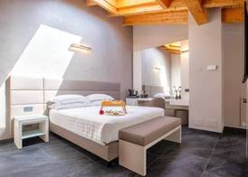 Mesbeglia Luxury Rooms 5