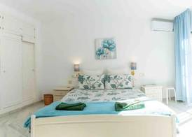Lovely 2-bed Calahonda Apartment sea & Golf Views 2