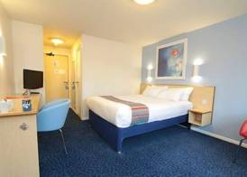 Travelodge London Central City Road Hotel 4