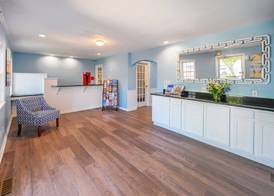 Commander Beach House Hotel 3