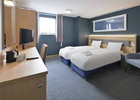 Travelodge Swindon Central 5