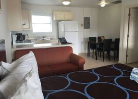 Port Isla Inn 5