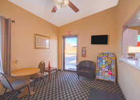Econo Lodge Junction City I-70 Near Fort Riley 2