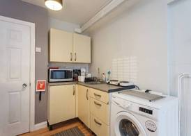 Shirley Apartments, Cozy Studio, 10 Min Drive to City Centre and Cruise Ship Terminals 4