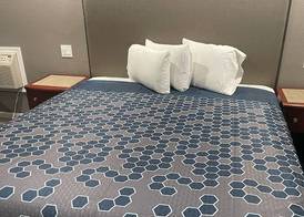 ROYAL MOTEL TRACY 5