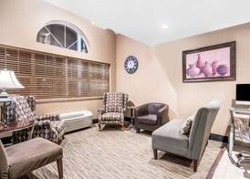 Microtel Inn & Suites by Wyndham Rochester North Mayo Clinic 3