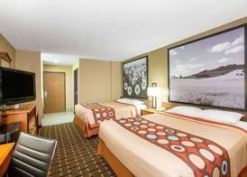 Super 8 by Wyndham Ottawa 3