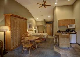 Tigh-Na-Mara Seaside Spa Resort 4