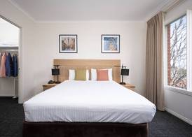 MainStay Suites Kew 3