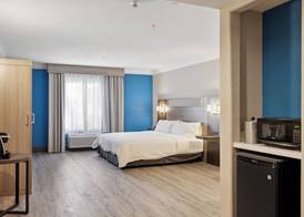 Holiday Inn Express & Suites VACAVILLE by IHG 4