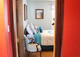 Reynolds House Inn & Motel 4