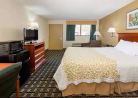 Days Inn by Wyndham Kent - Akron 3
