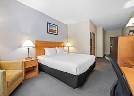 Quality Inn Dubuque on Hwy 20 4