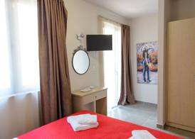 LUX Hotel 5 mins walk from port of Piraeus and metro station 5