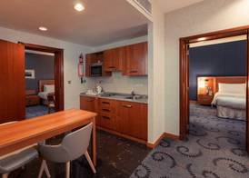 Holiday Inn SUITES KUWAIT SALMIYA by IHG 4