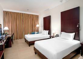 Metropolitan Al Mafraq Hotel 3