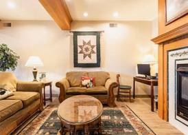 Lancaster Inn & Suites 3