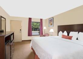 Baymont by Wyndham Greenville 5
