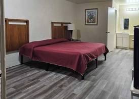 Pharr Executive Inn 4