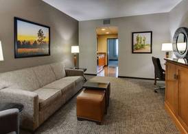 Drury Inn & Suites Phoenix Happy Valley 5