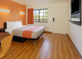 Motel 6-Carlsbad, CA Beach 4