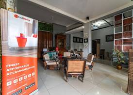 RedDoorz Syariah near RRI Malang 3