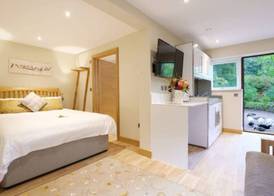 Pinetum Garden Cottages 4