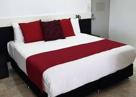 Ramada By Wyndham Cairns City Centre 3